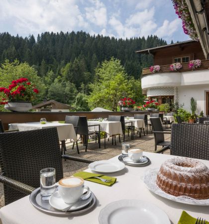 Sonnenterrasse am Hotel Haflingerhof