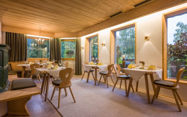 Enjoy our specialties in the "Old Parlor"