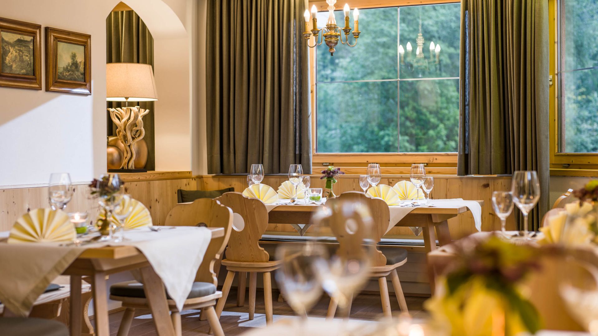 Enjoy our specialties in the "Old Parlor"