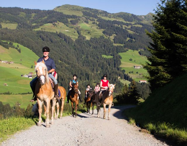 Group photo of horse riders