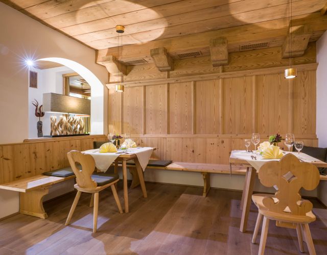 Enjoy our specialties in the "Old Parlor"